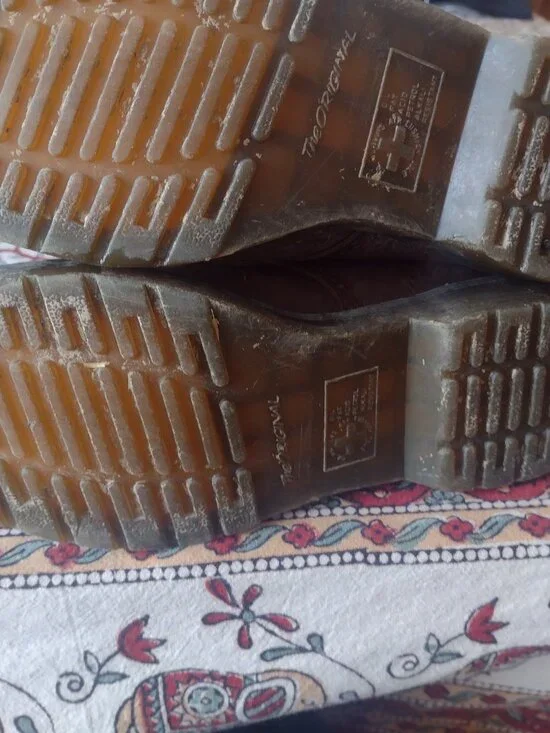 Dr Martens 7-7.5 brown boots - Picture 4 of 4